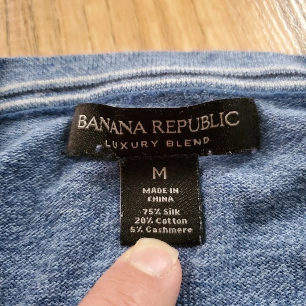 Banana Republic Unisex‎ Blue Cashmere Silk Blend Lightweight V neck Sweater Size